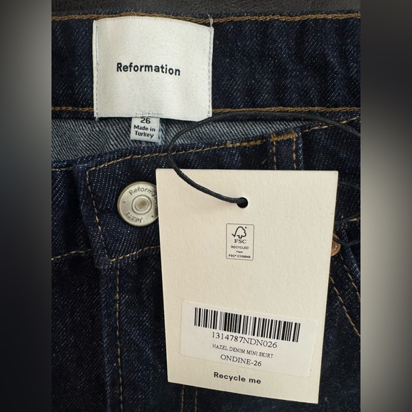 Reformation Hazel Low Rise Denim Mini Skirt NWT size 26 dark denim wash - Picture 6 of 7